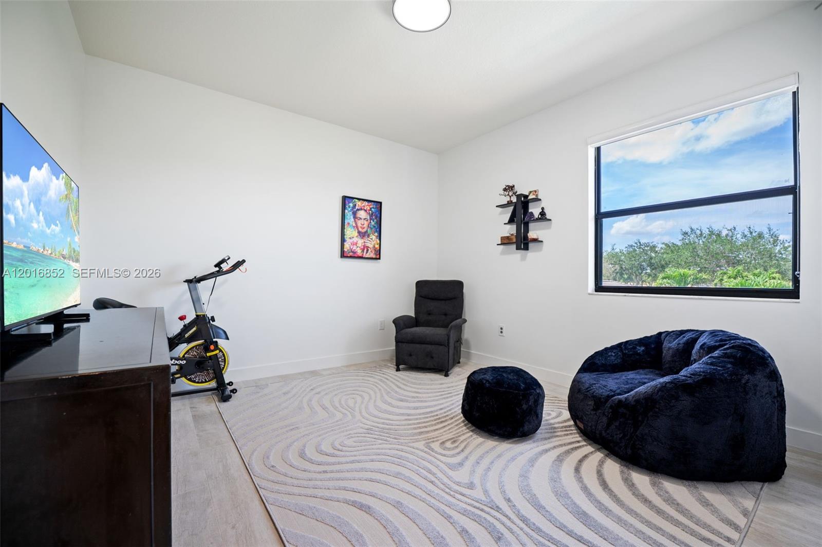 DUNNWOODY LAKE - Residential
