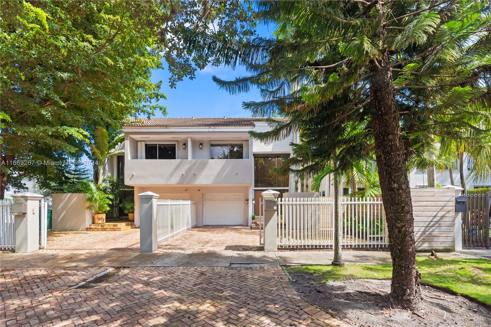 HOME IN THE GROVE CONDO - Residential Lease