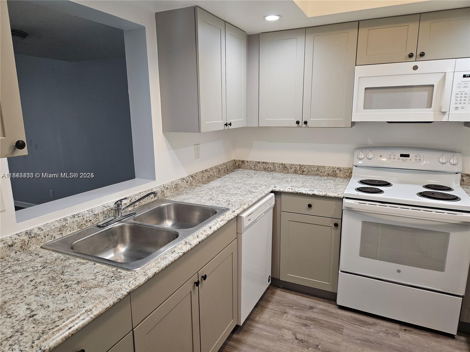 RACQUET CLUB OF DEER CREE - Residential Lease