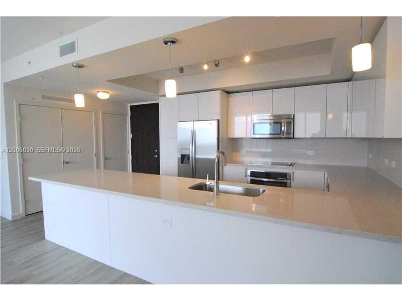 999 SW 1st Ave 3212