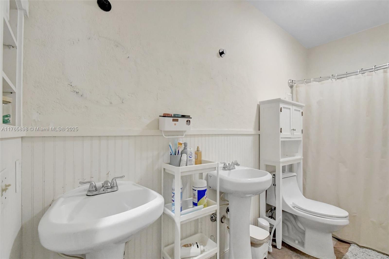 CALIFORNIA COURTS CONDO - Residential