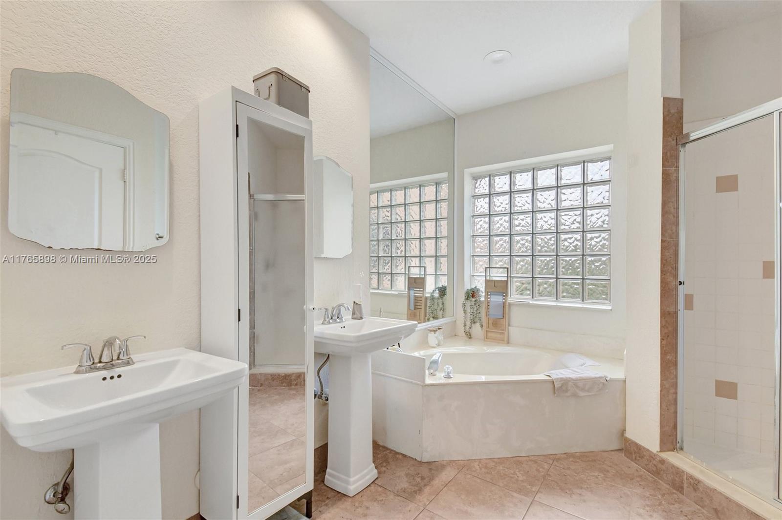 CALIFORNIA COURTS CONDO - Residential