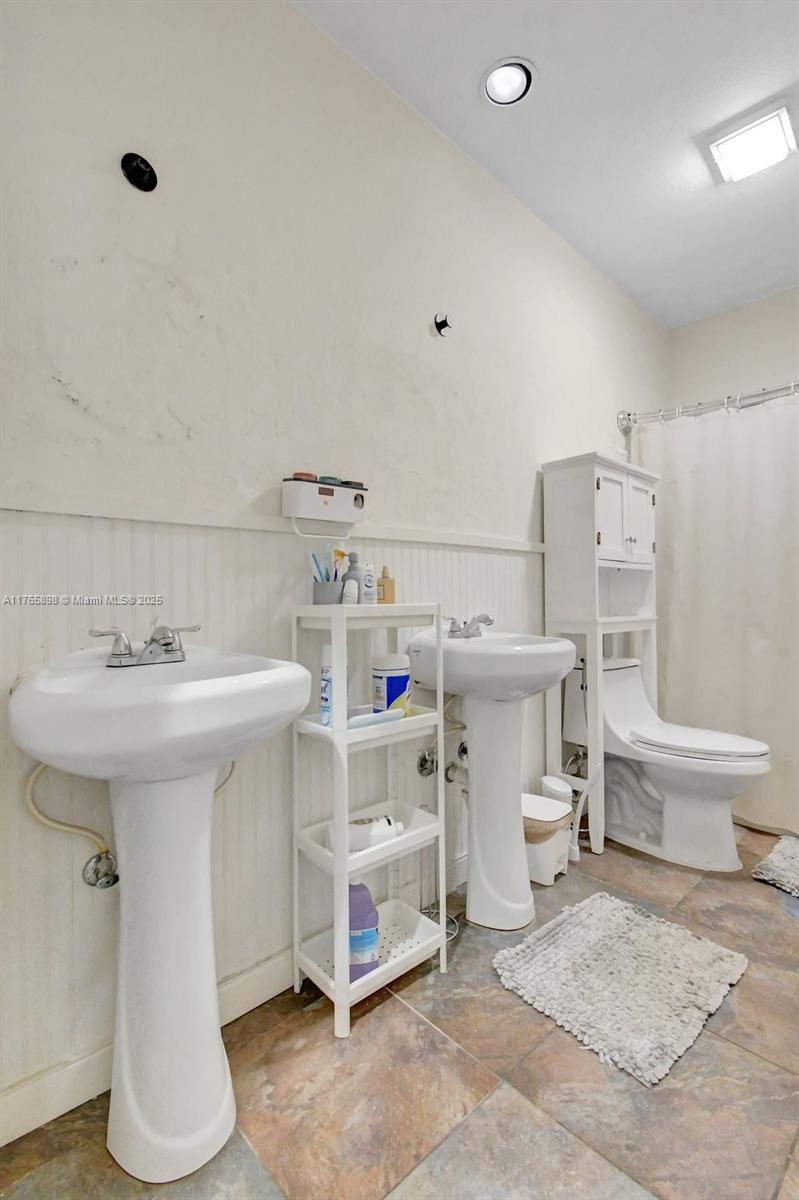 CALIFORNIA COURTS CONDO - Residential