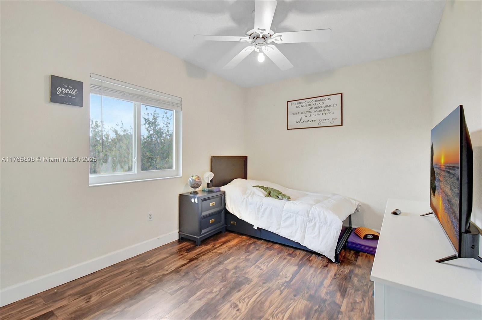 CALIFORNIA COURTS CONDO - Residential