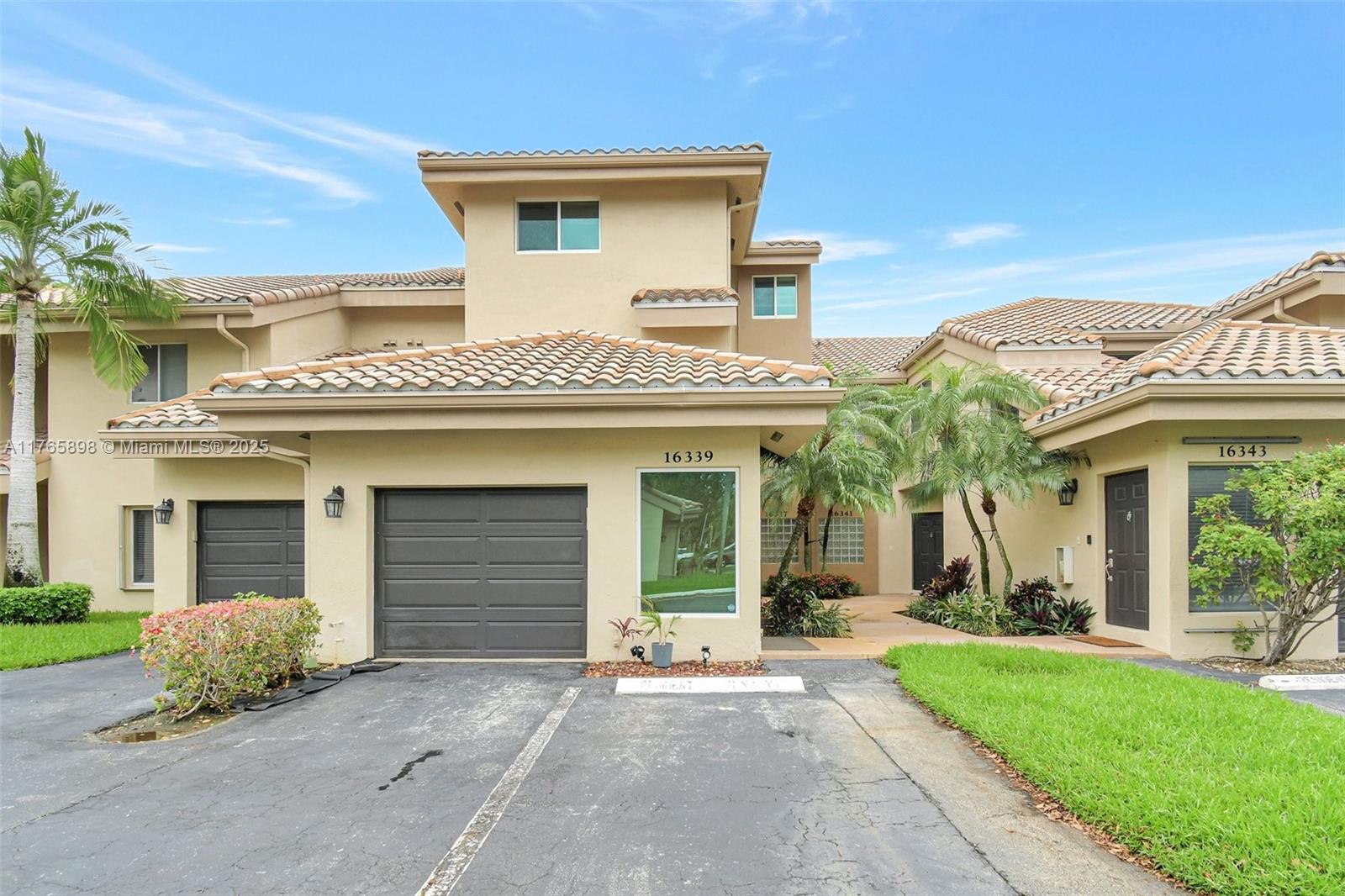 Property for Sale at 16339 Malibu Dr 22, Weston, Broward County, Florida - Bedrooms: 4 
Bathrooms: 3  - $769,000