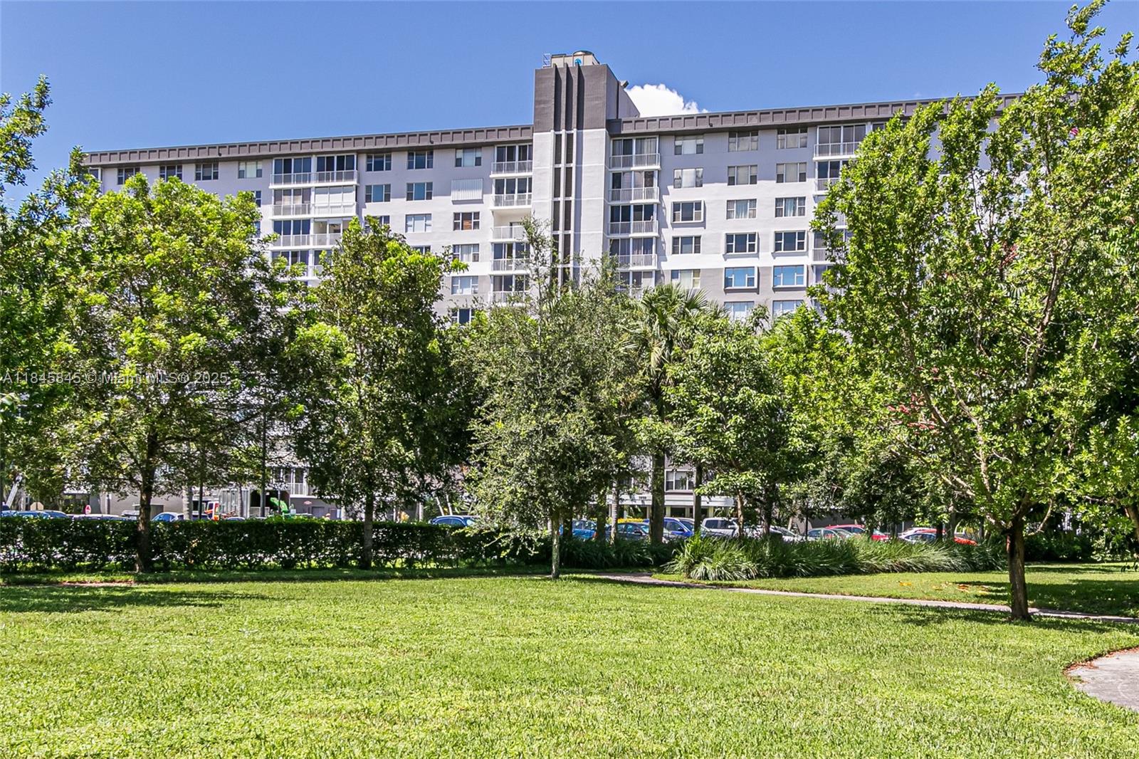 HILLCREST EAST NO 27 COND - Residential