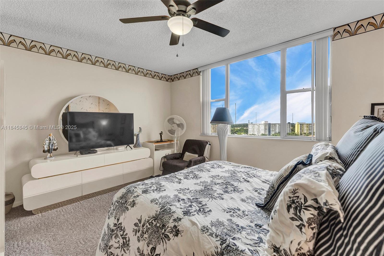 HILLCREST EAST NO 27 COND - Residential