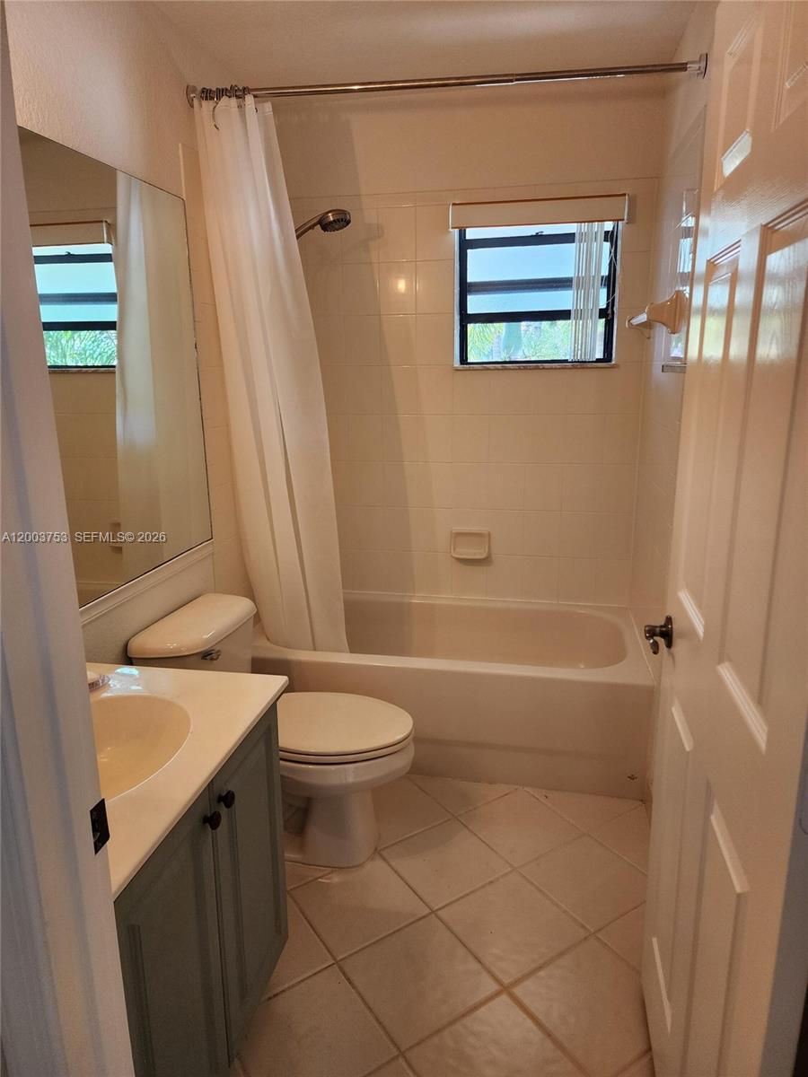 CENTERPOINTE CONDO - Residential