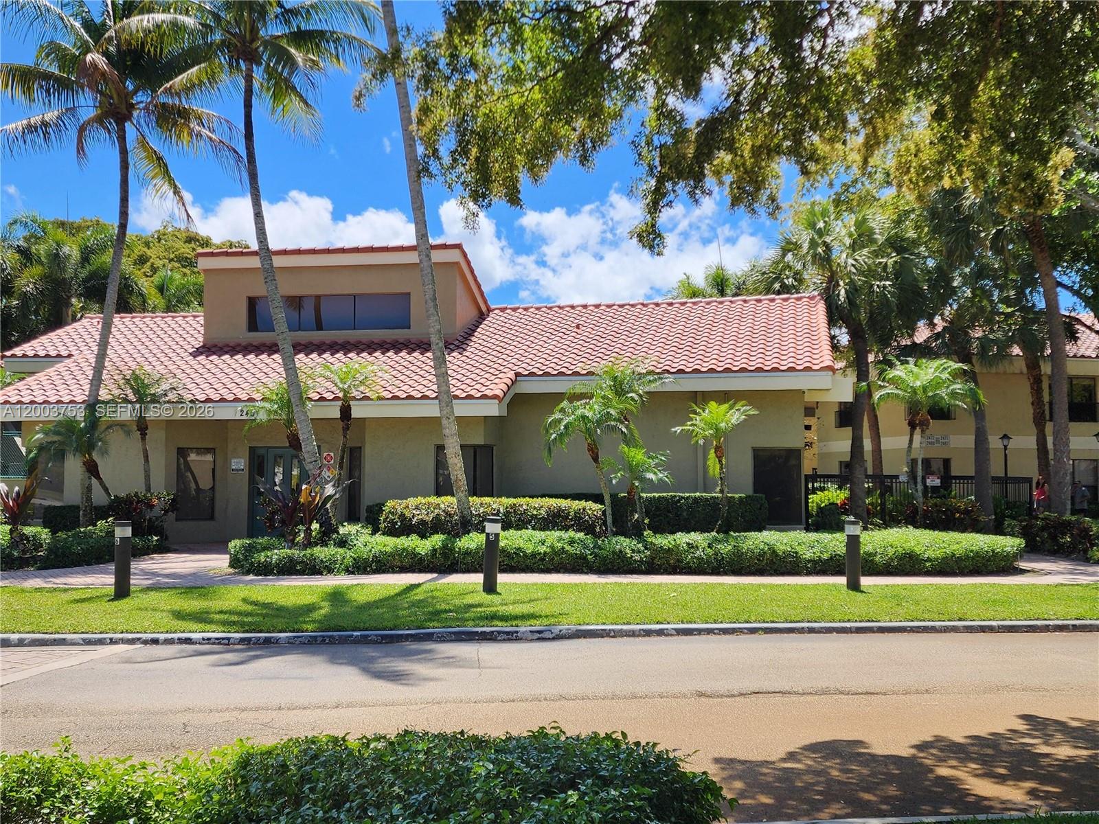 CENTERPOINTE CONDO - Residential