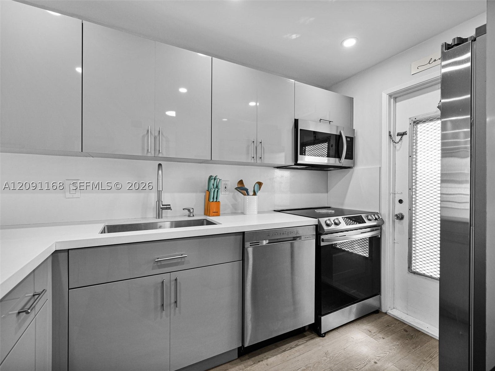 400 SE 10th St 303