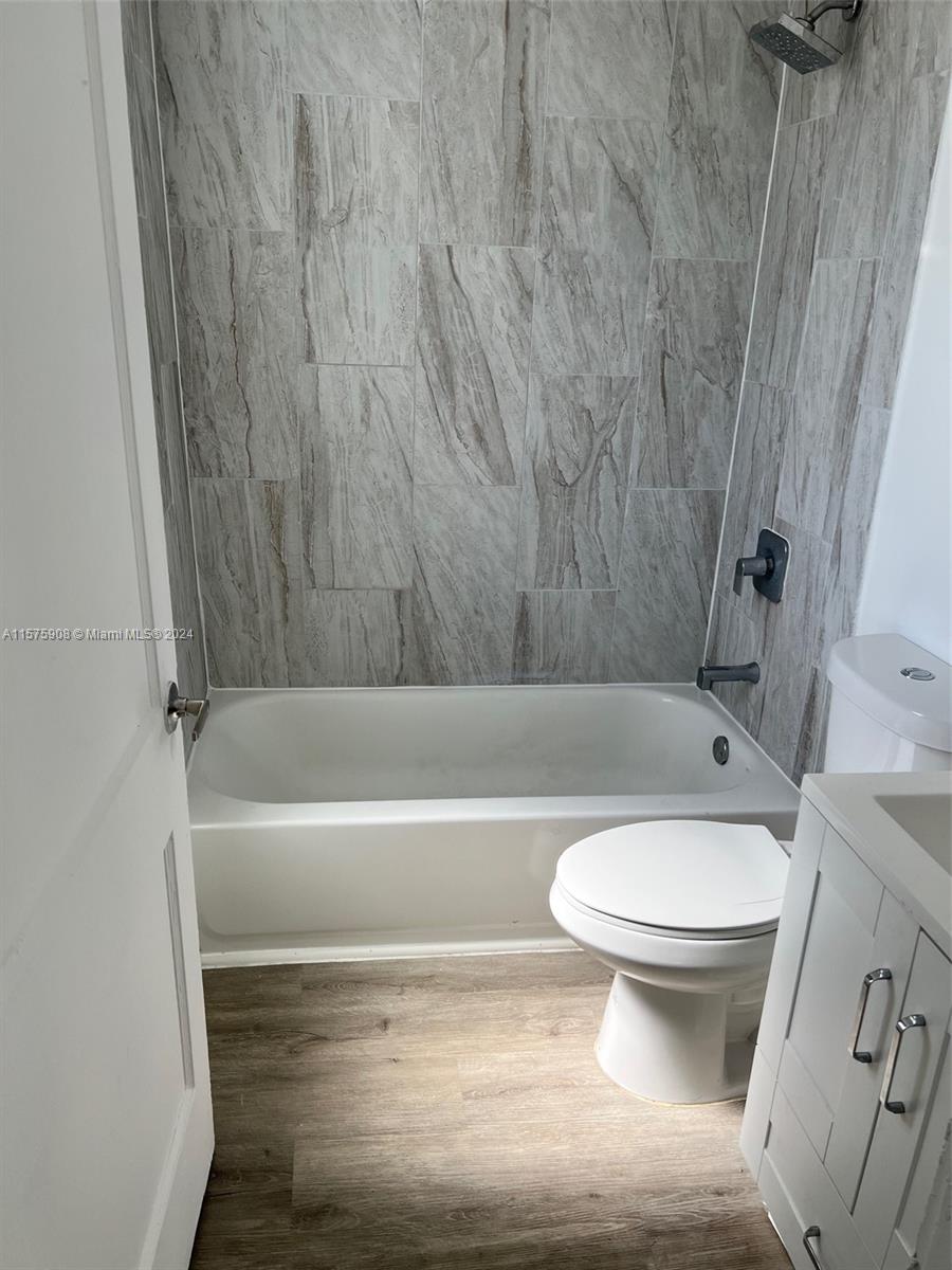 LAWRENCE ESTATES LAND COS - Residential Lease