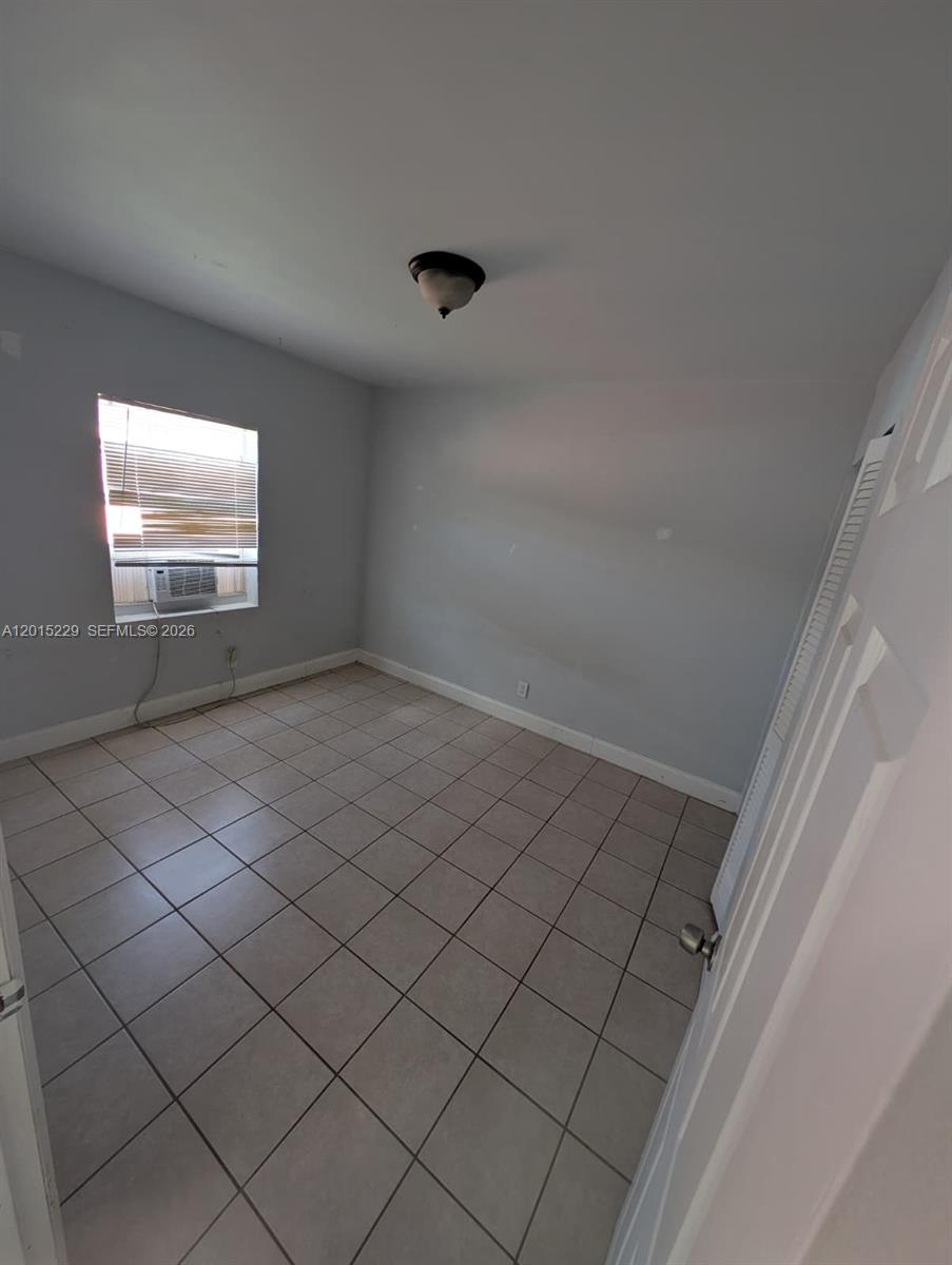 HOLLYWOOD LITTLE RANCHES - Residential Lease