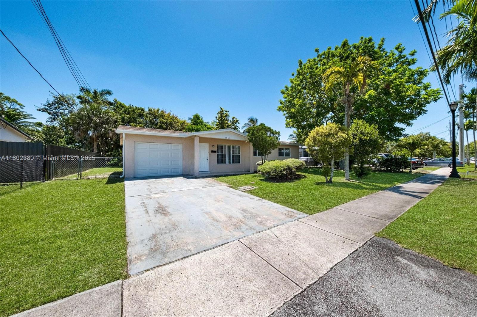 1560 Nw Sunset Strip, Sunrise, Miami-Dade County, Florida - 3 Bedrooms  
2 Bathrooms - 