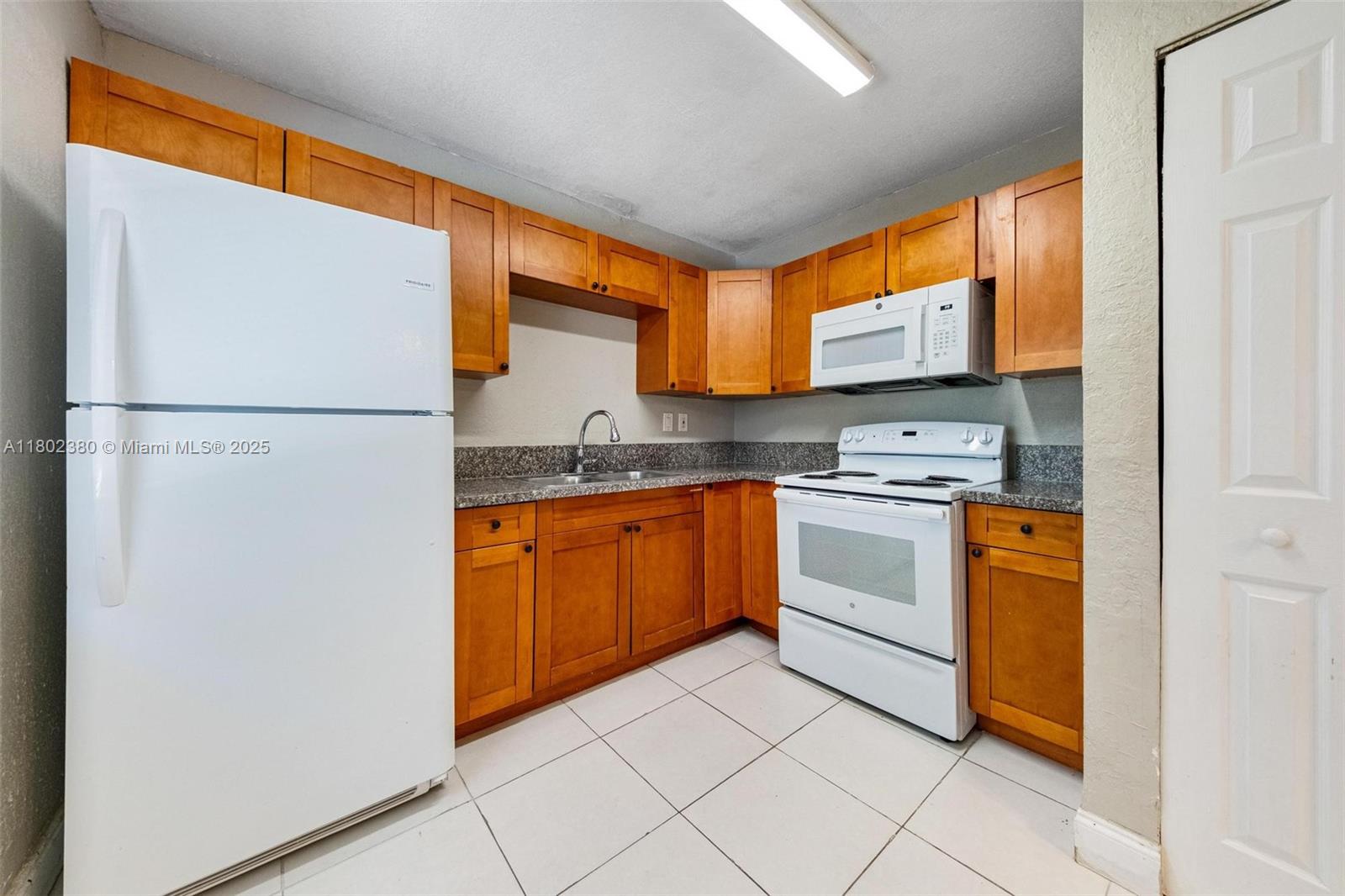 1560 NW Sunset Strip