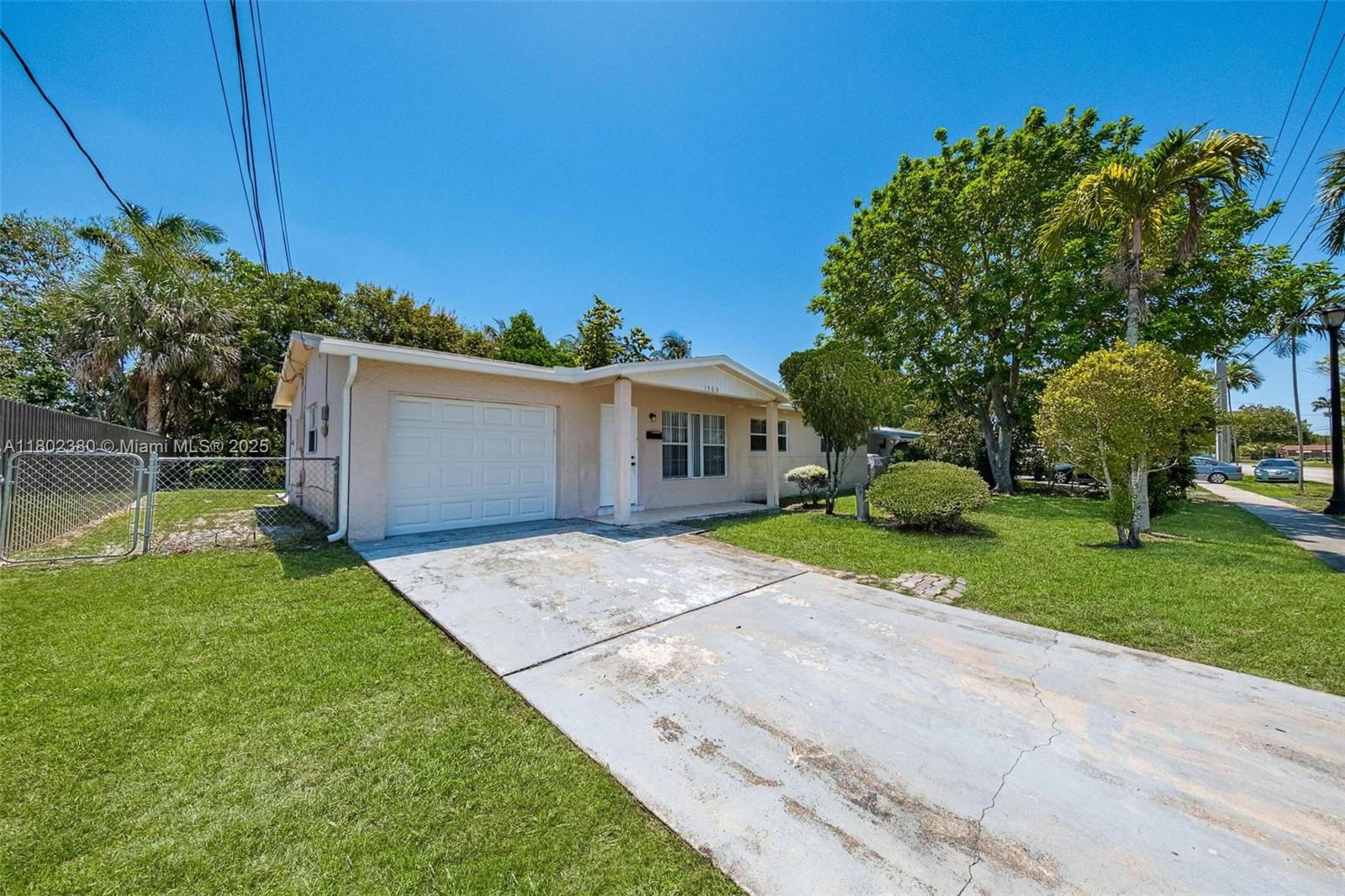 1560 NW Sunset Strip