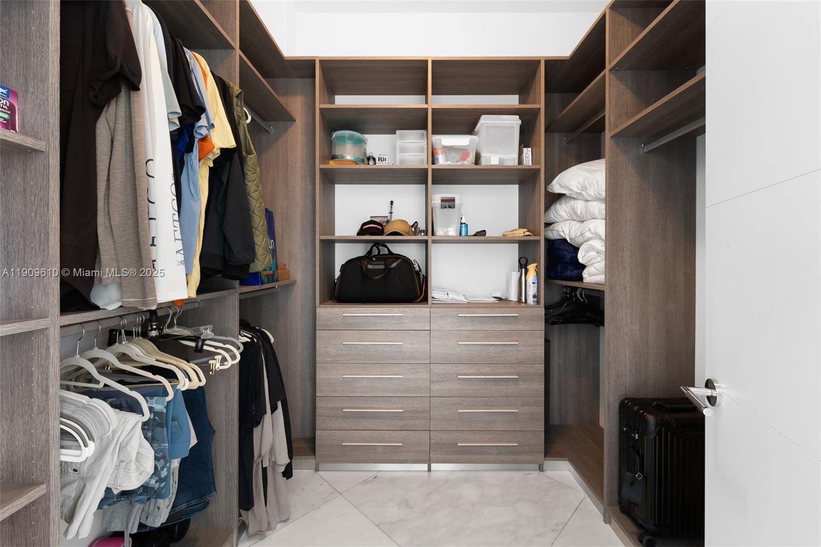 BELLINI AT WILLIAMS ISLAN - Residential Lease