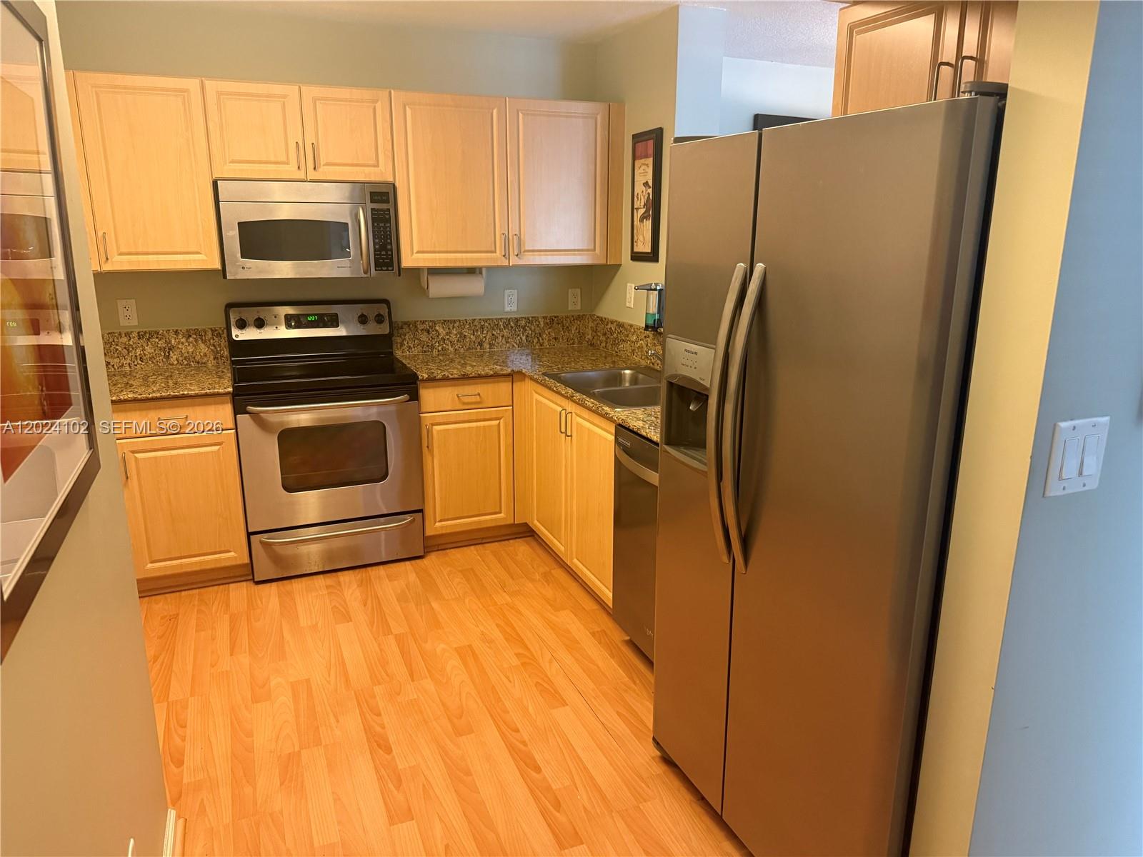 619 E Sheridan St 203