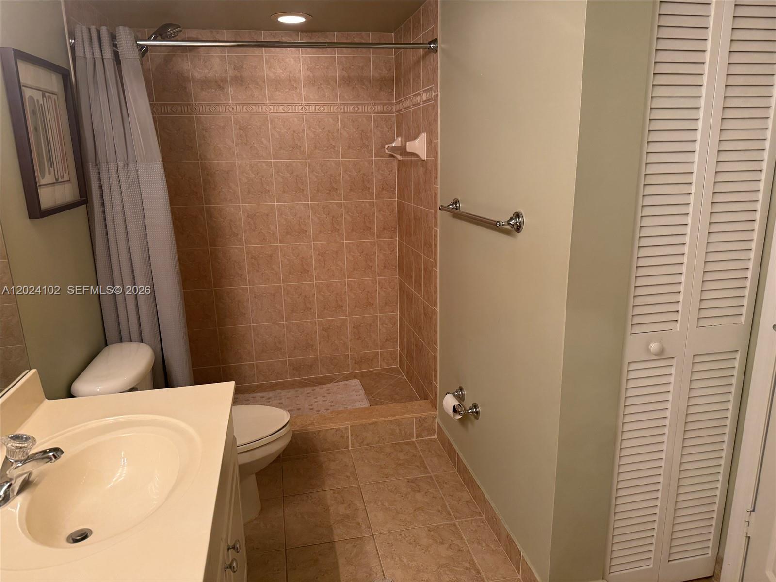 SHERIDAN BEACH CLUB CONDO - Residential