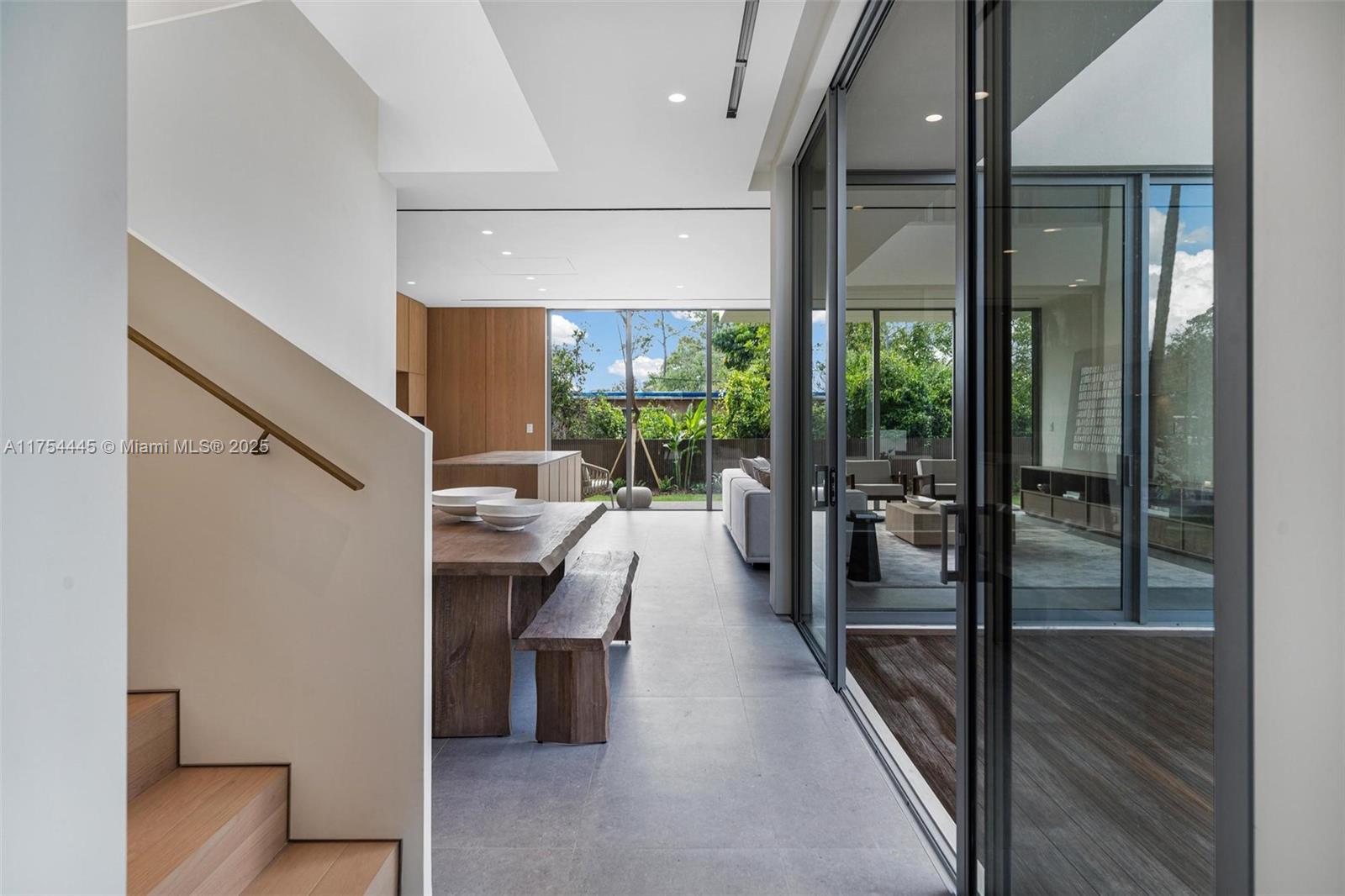 SUNSET PINES - Residential