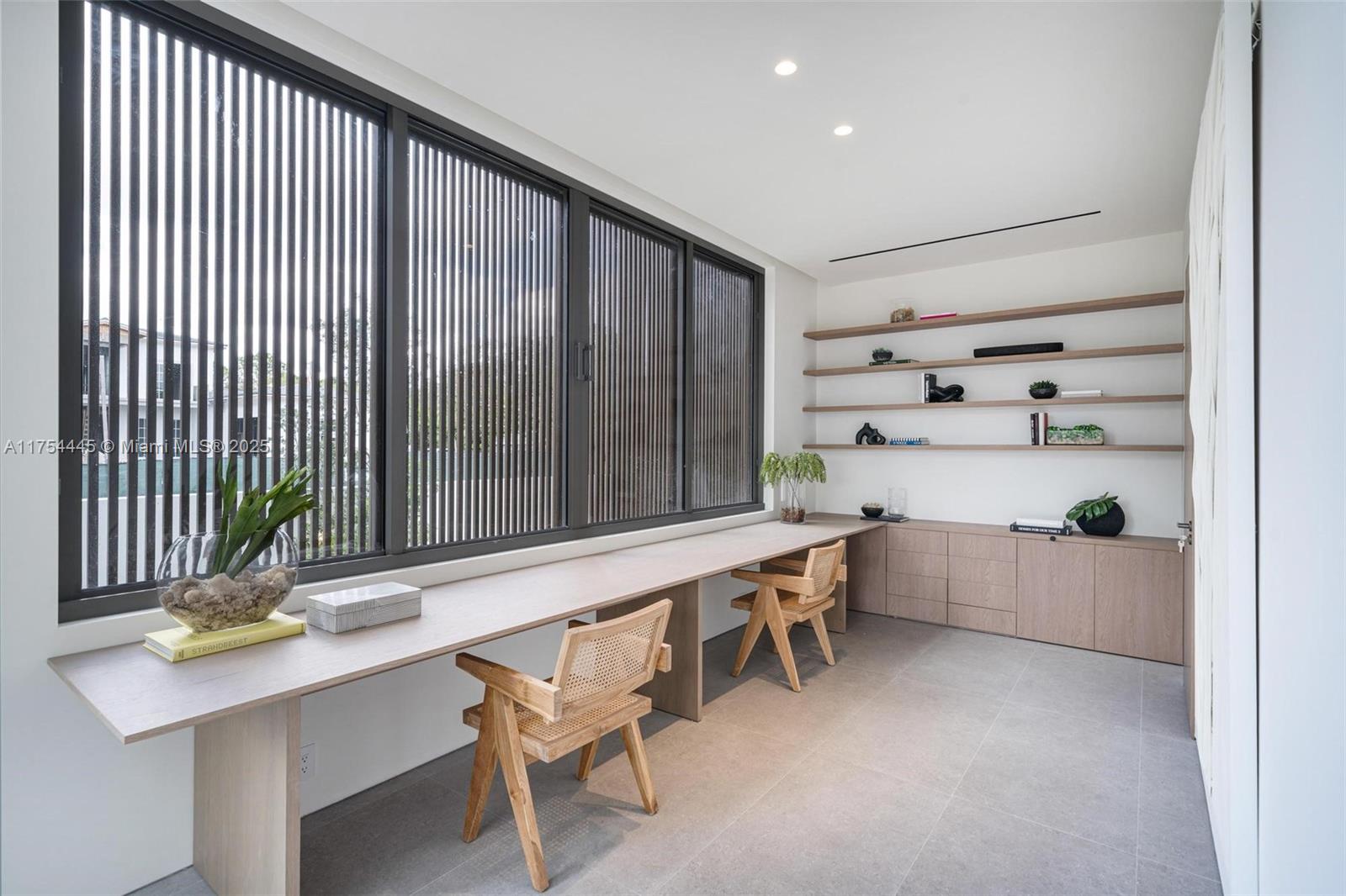 SUNSET PINES - Residential