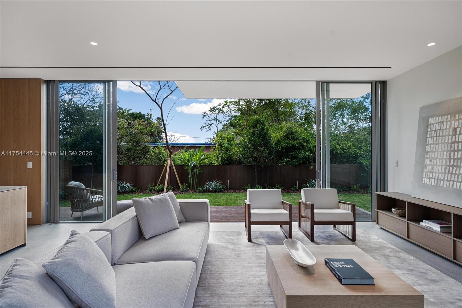 SUNSET PINES - Residential