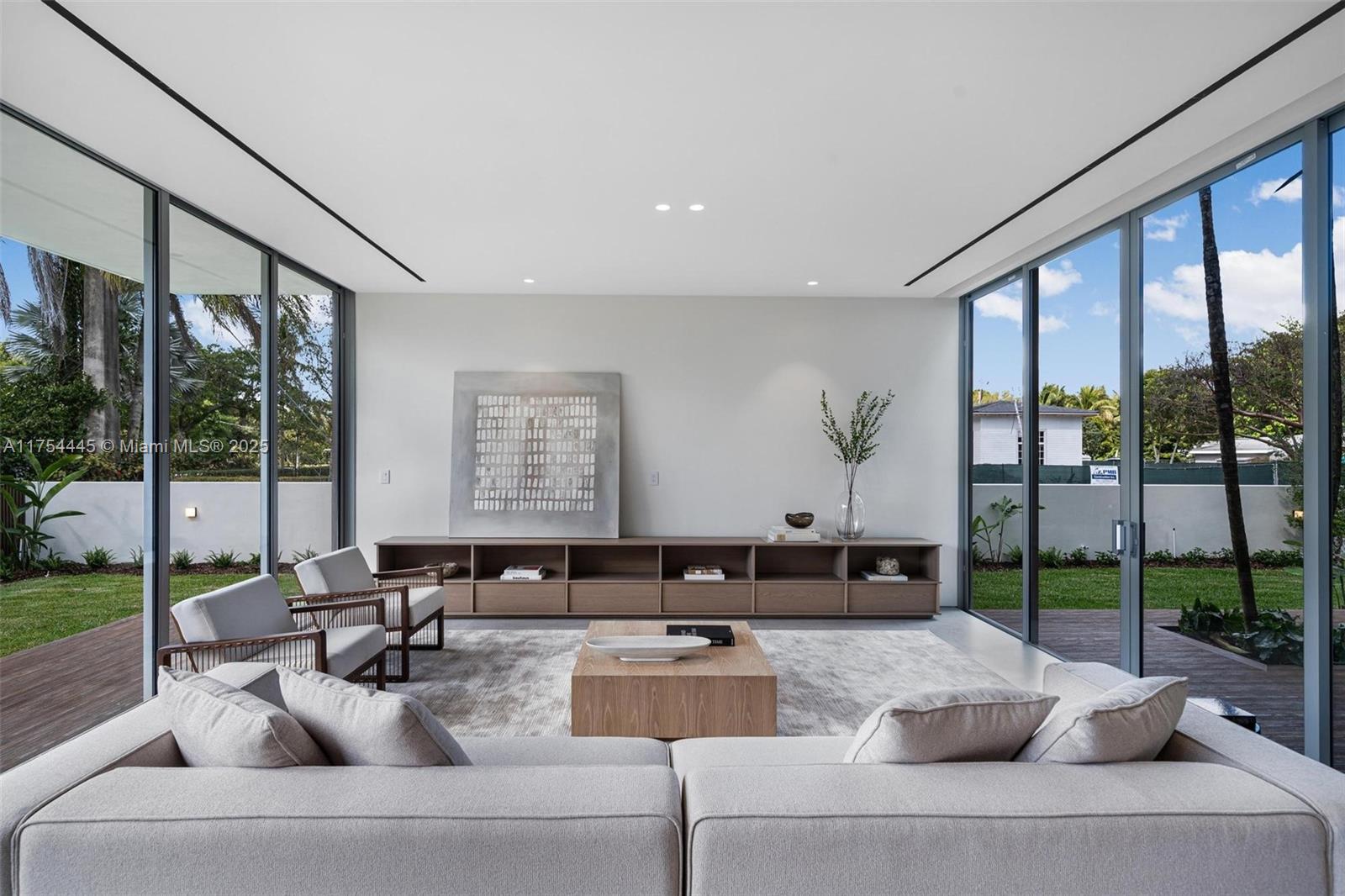 SUNSET PINES - Residential