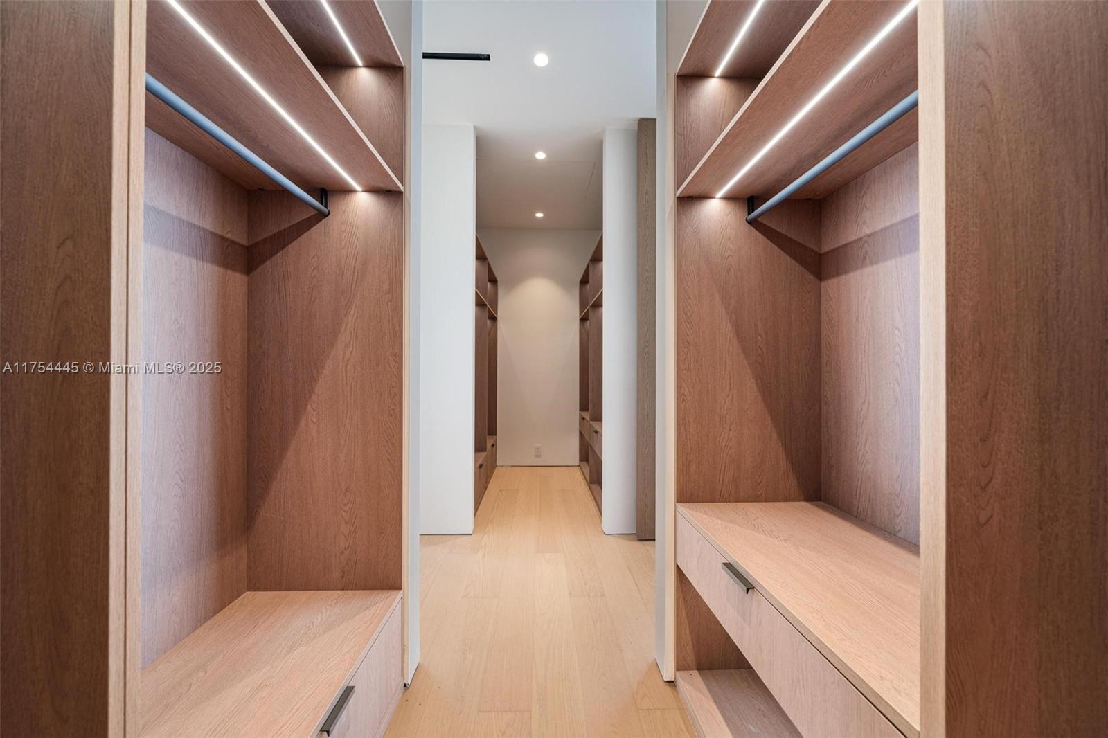 SUNSET PINES - Residential