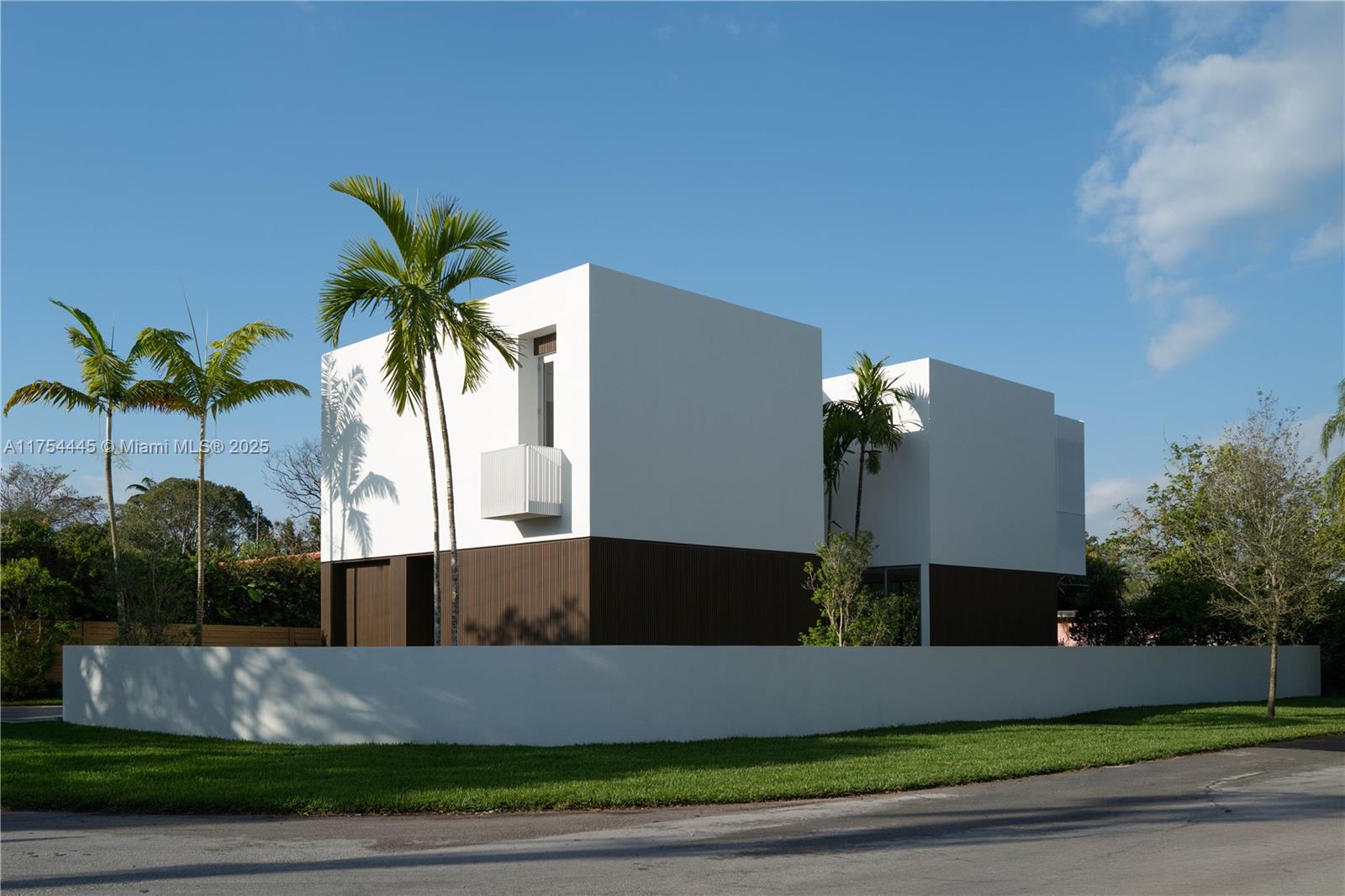 SUNSET PINES - Residential