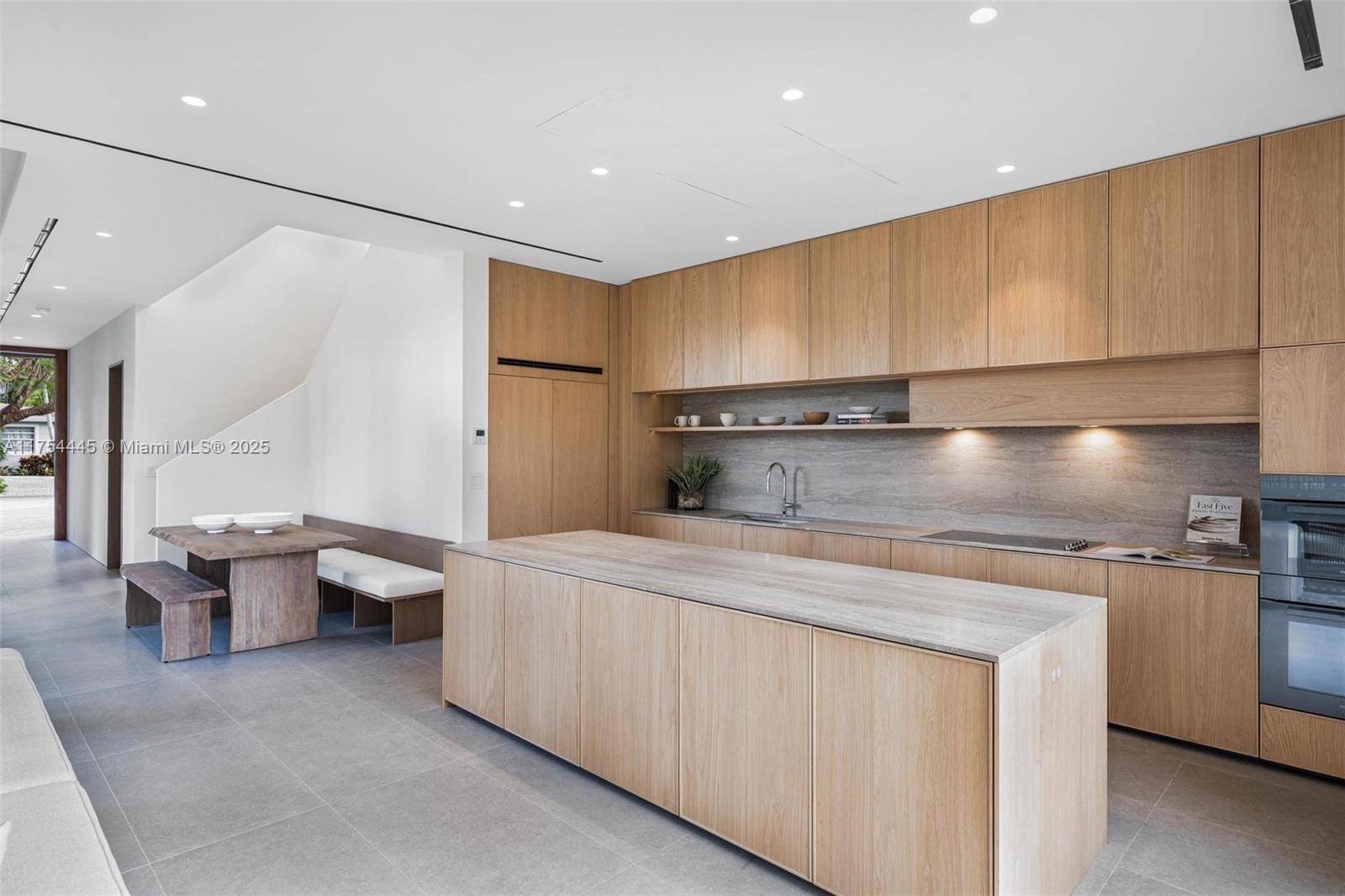 SUNSET PINES - Residential