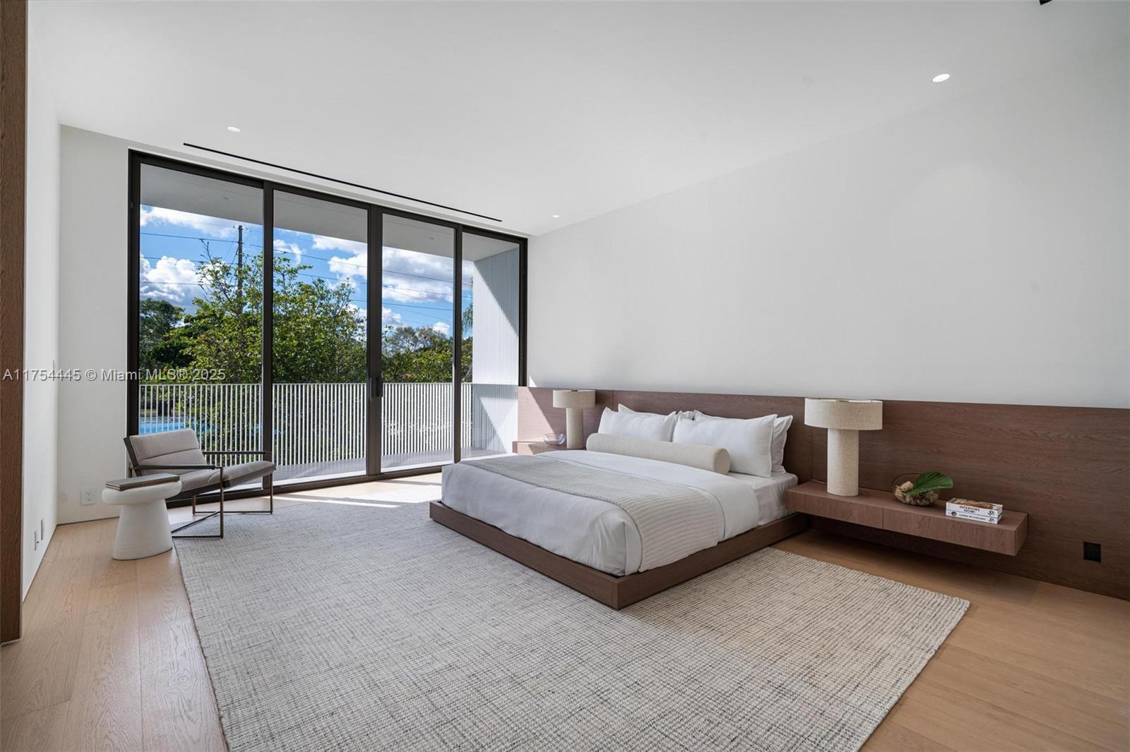 SUNSET PINES - Residential