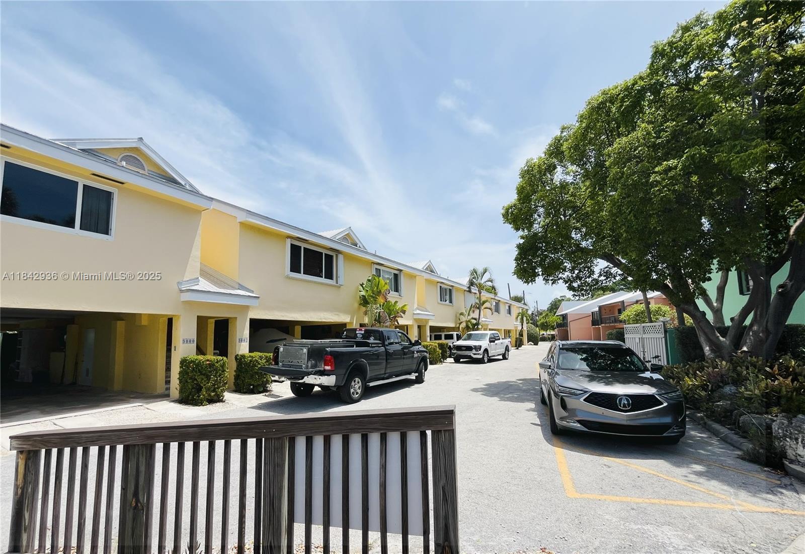 LANDINGS OF LARGO II - Residential Lease