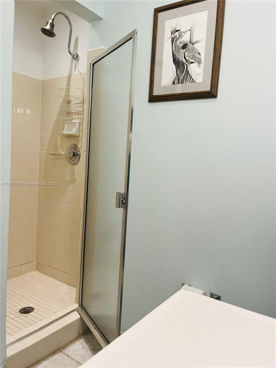 LANDINGS OF LARGO II - Residential Lease