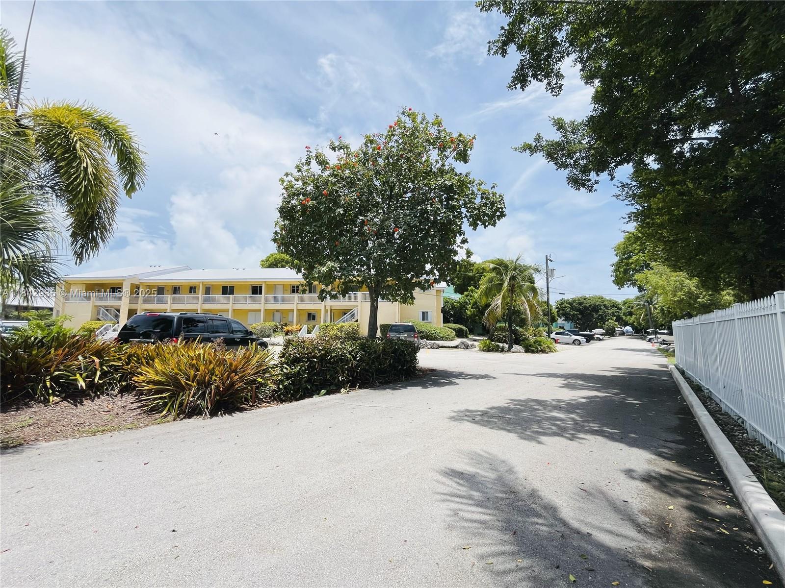 LANDINGS OF LARGO II - Residential Lease