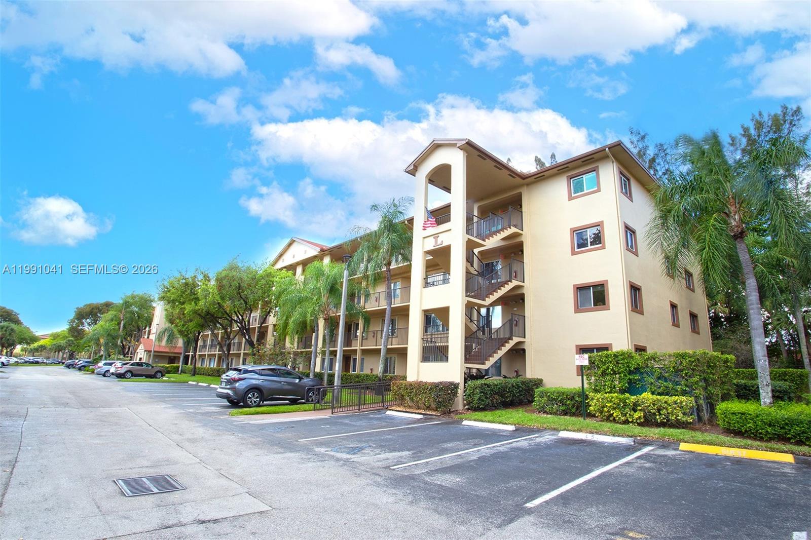 SUFFOLK AT CENTURY VILLAG - Residential