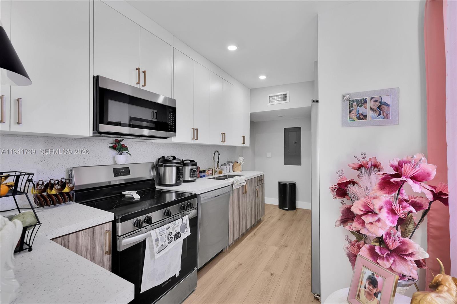 BIRD ROAD HIGHLANDS - Residential Lease