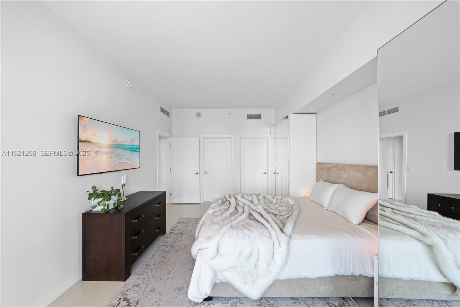 QUANTUM ON THE BAY CONDO - Residential