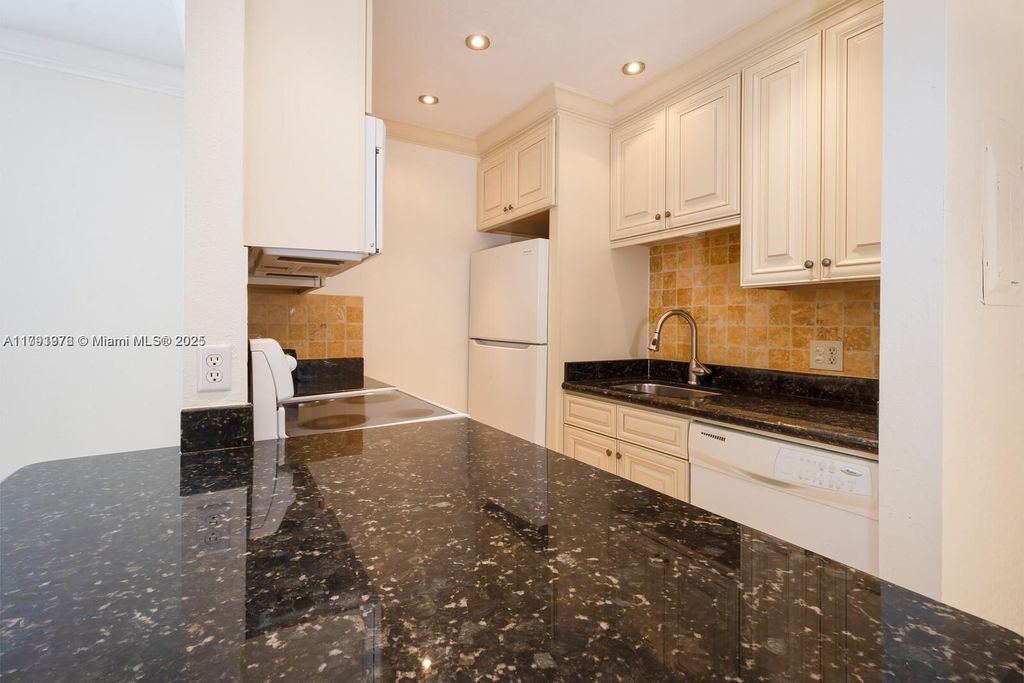 Photo of 1 Crossings Cir #E, Boynton Beach, FL 33435 (MLS # A11791376)