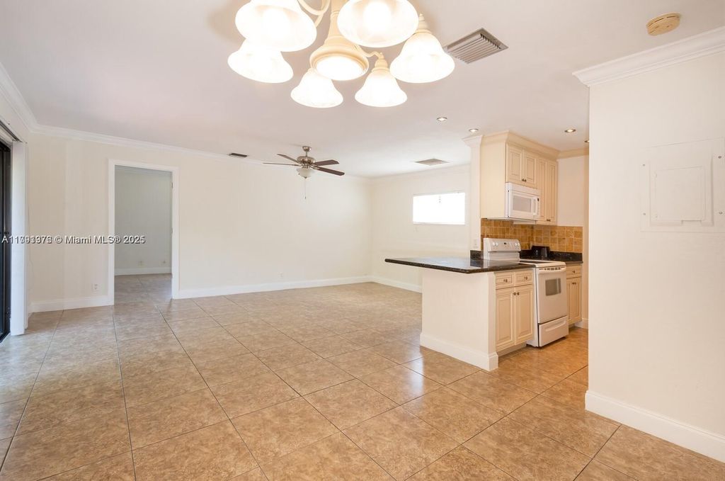 Photo of 1 Crossings Cir #E, Boynton Beach, FL 33435 (MLS # A11791376)