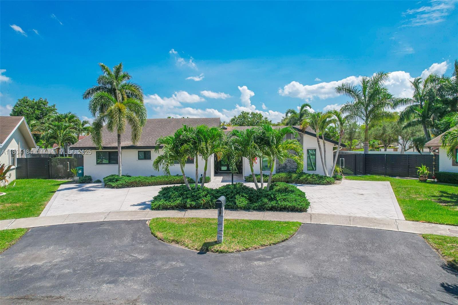RAMAS OF KENDALL - Residential