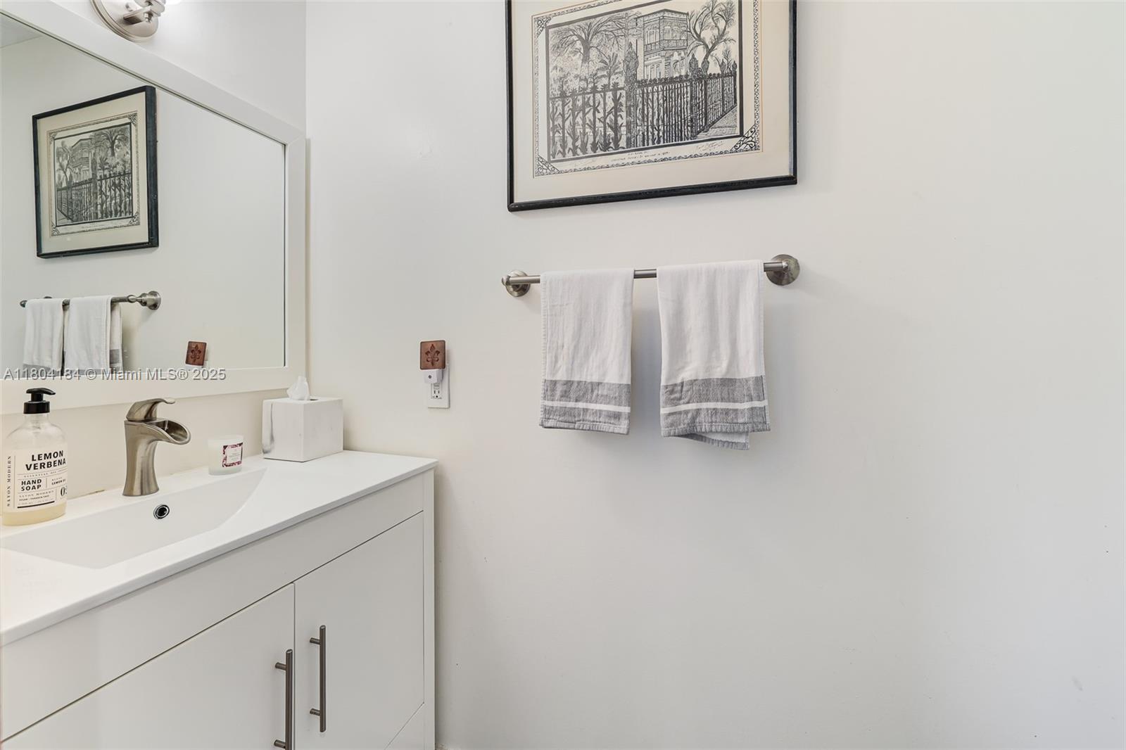 RAMAS OF KENDALL - Residential