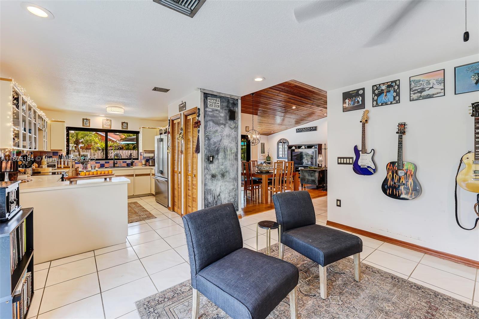 RAMAS OF KENDALL - Residential