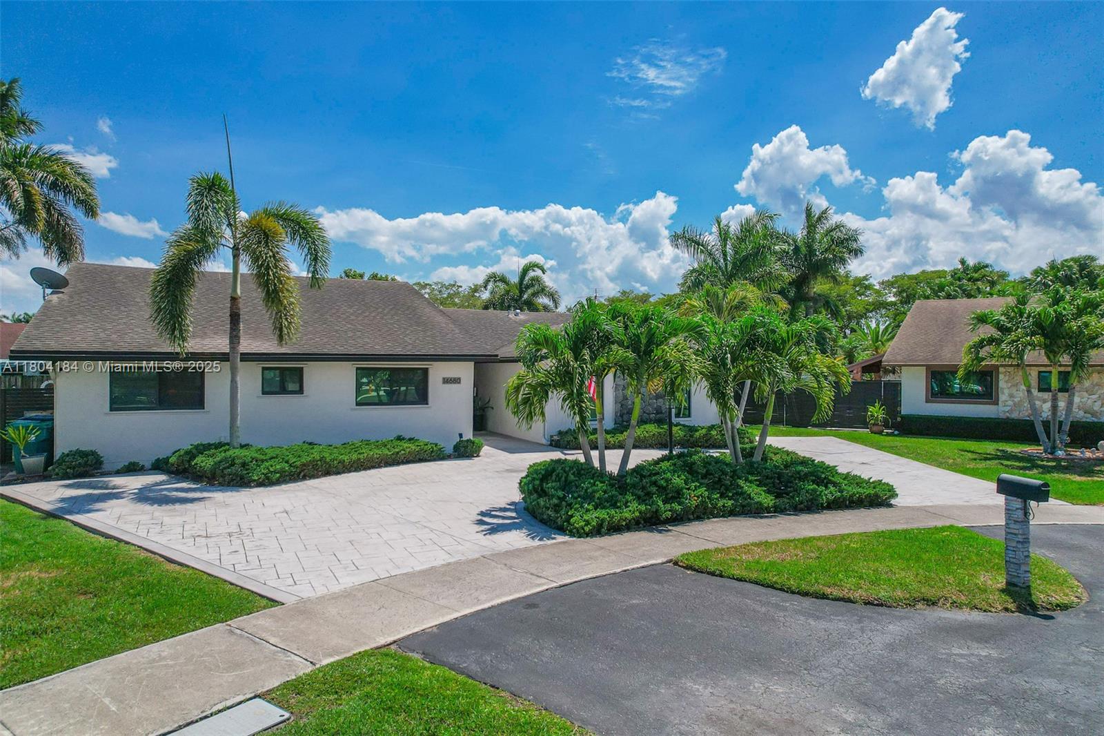 RAMAS OF KENDALL - Residential