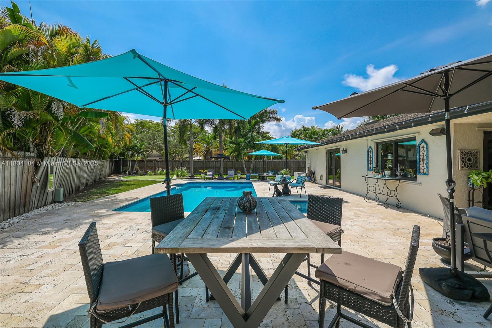 RAMAS OF KENDALL - Residential