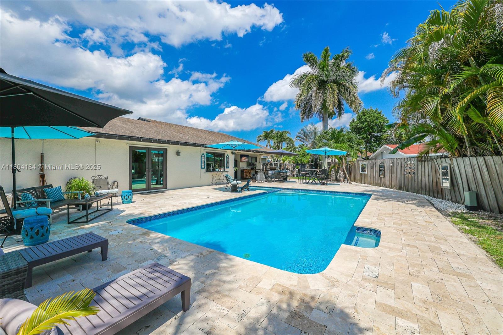 RAMAS OF KENDALL - Residential