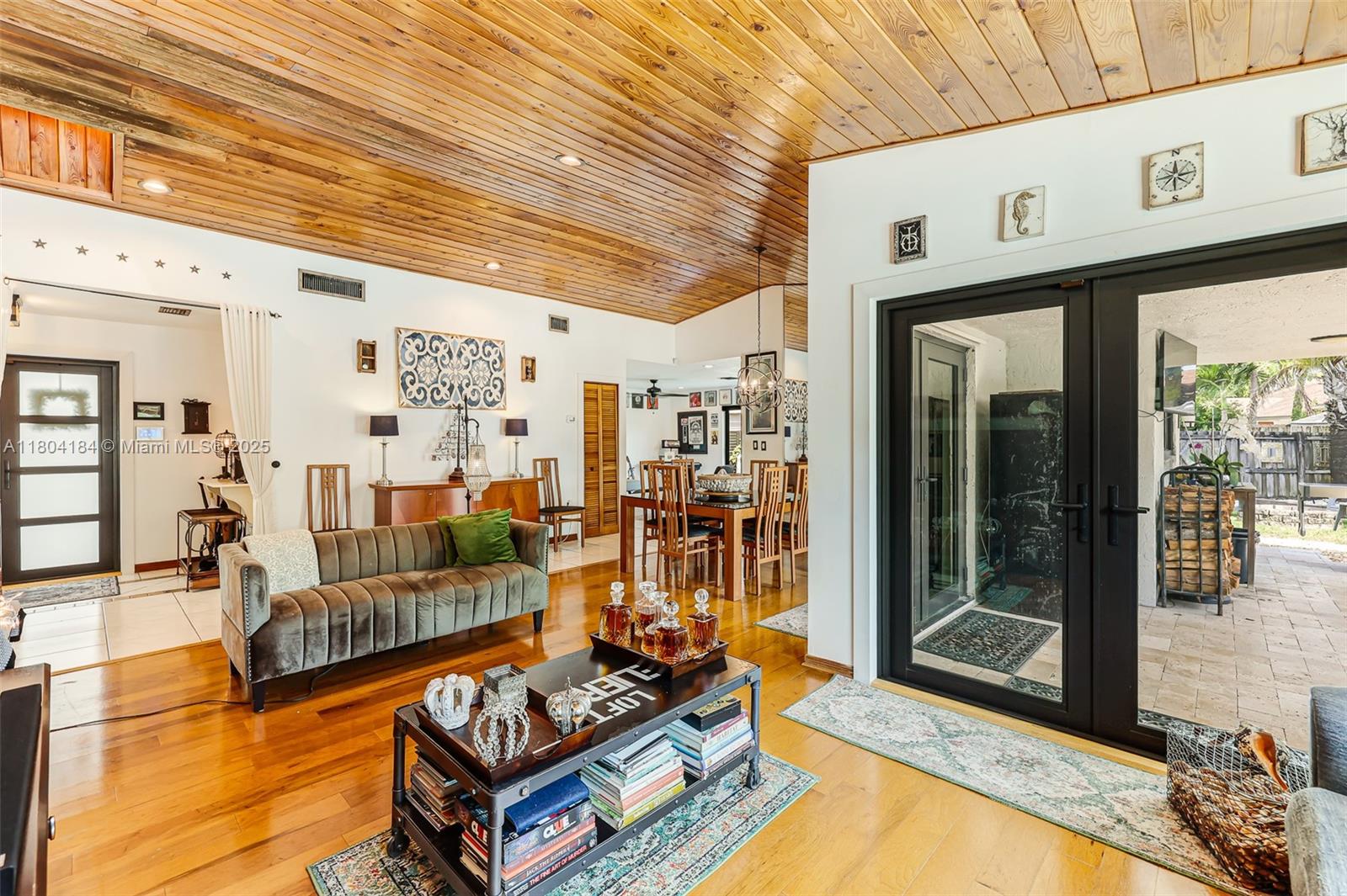 RAMAS OF KENDALL - Residential