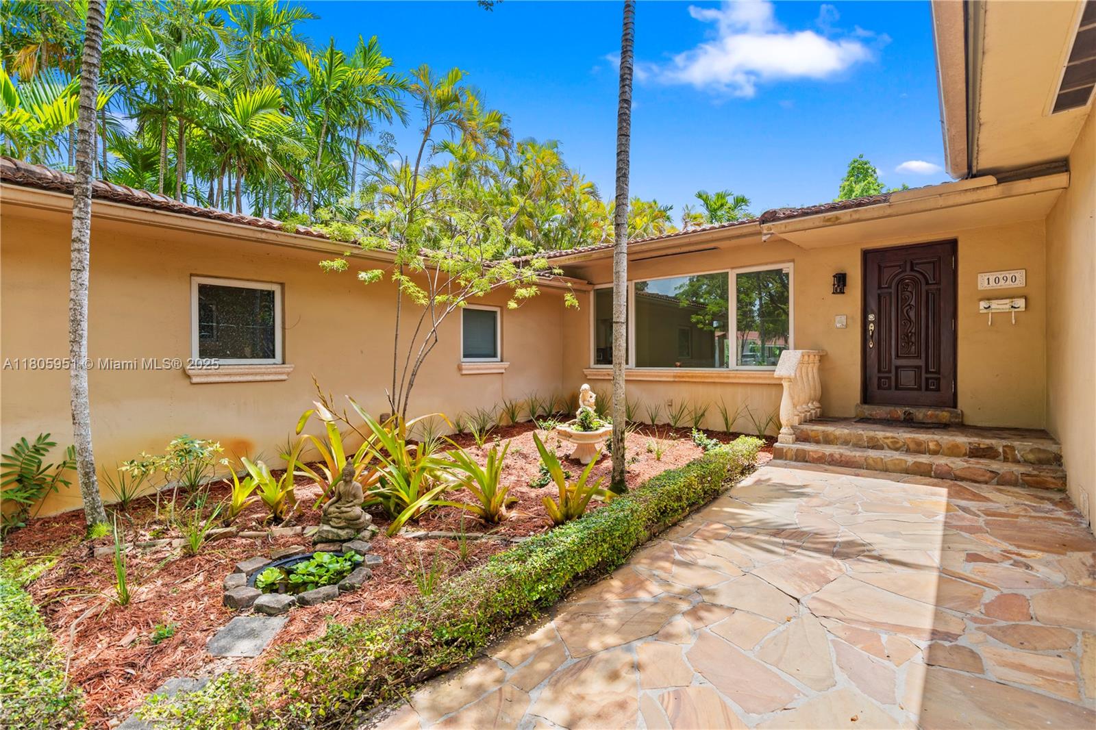 1090 MEADOWLARK AVE