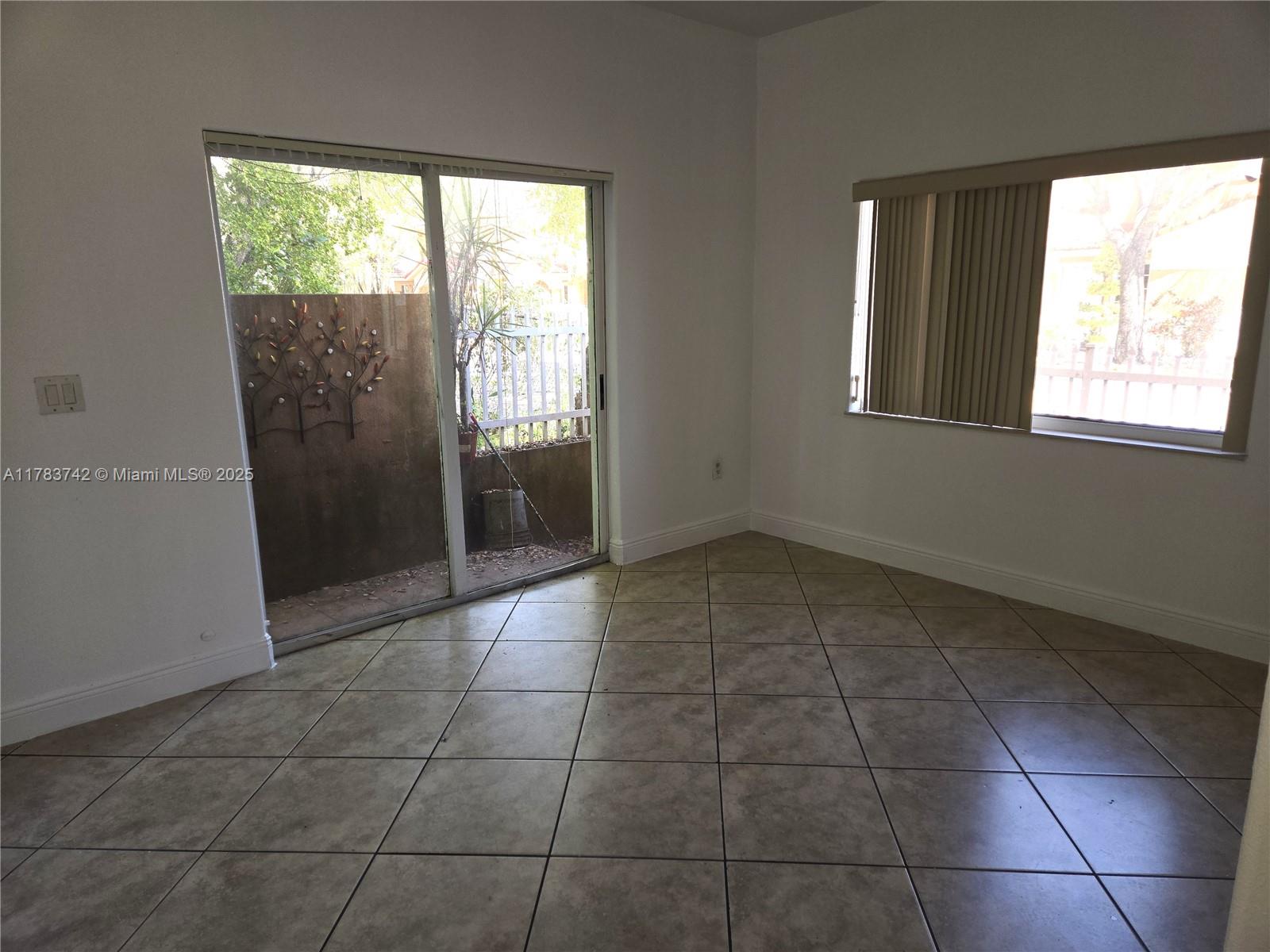 190 E 4th St 101