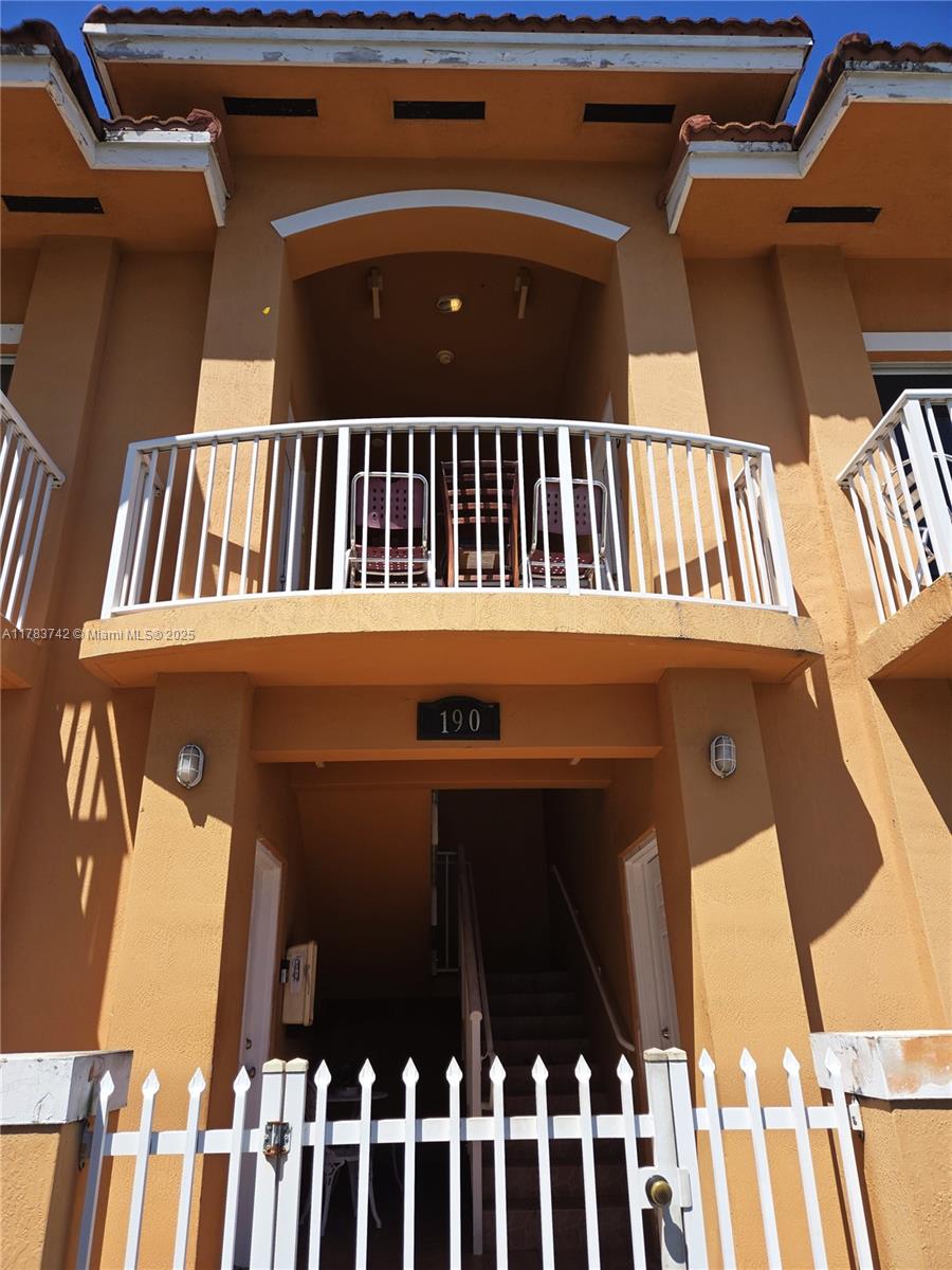 190 E 4th St 101