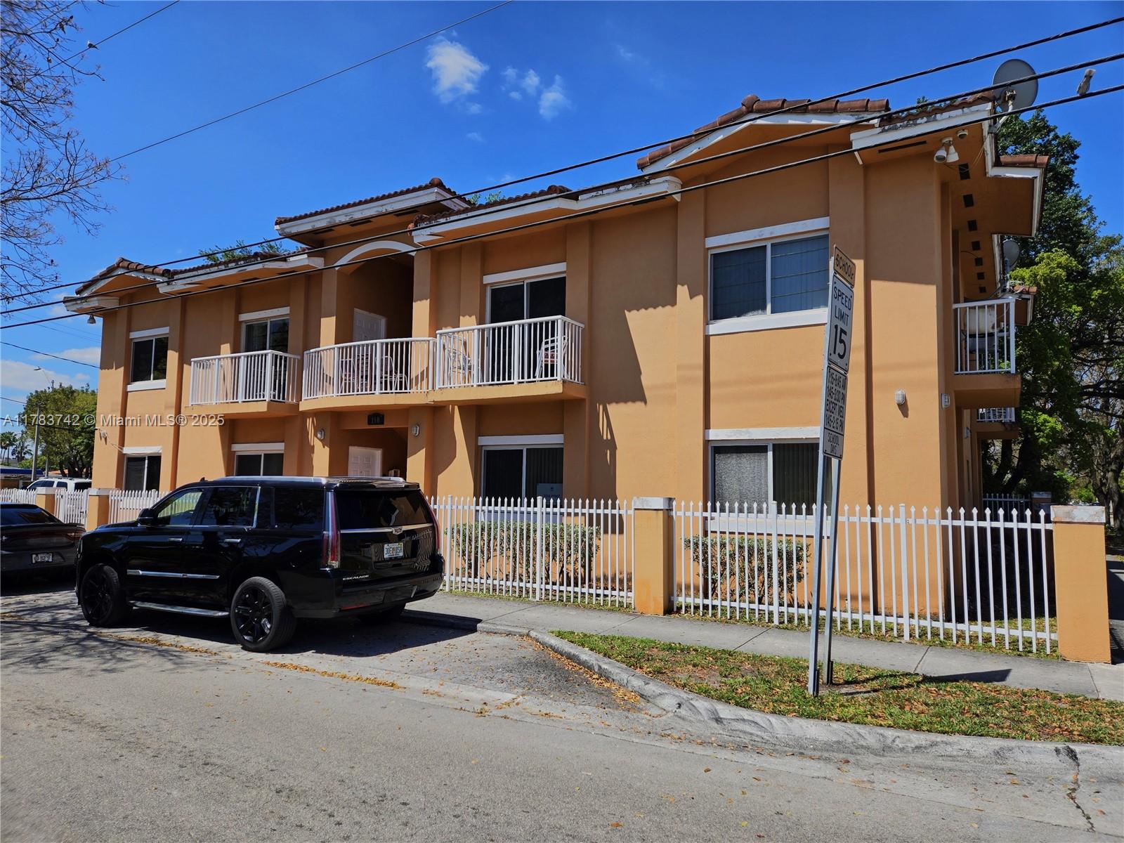 Rental Property at 190 E 4th St 101, Hialeah, Miami-Dade County, Florida - Bedrooms: 3 
Bathrooms: 2  - $2,600 MO.