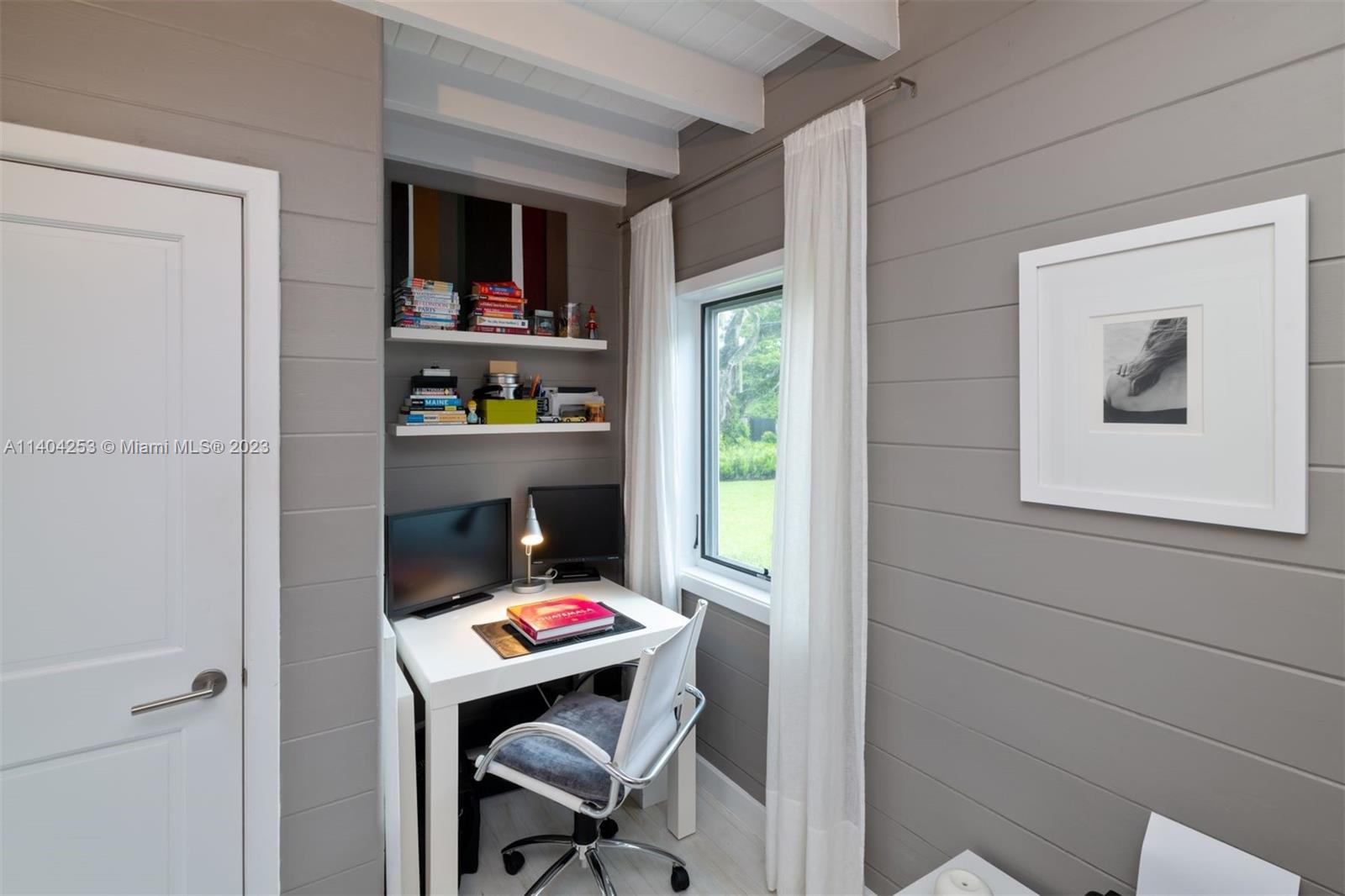 SNAPPER CREEK GROVES - Residential